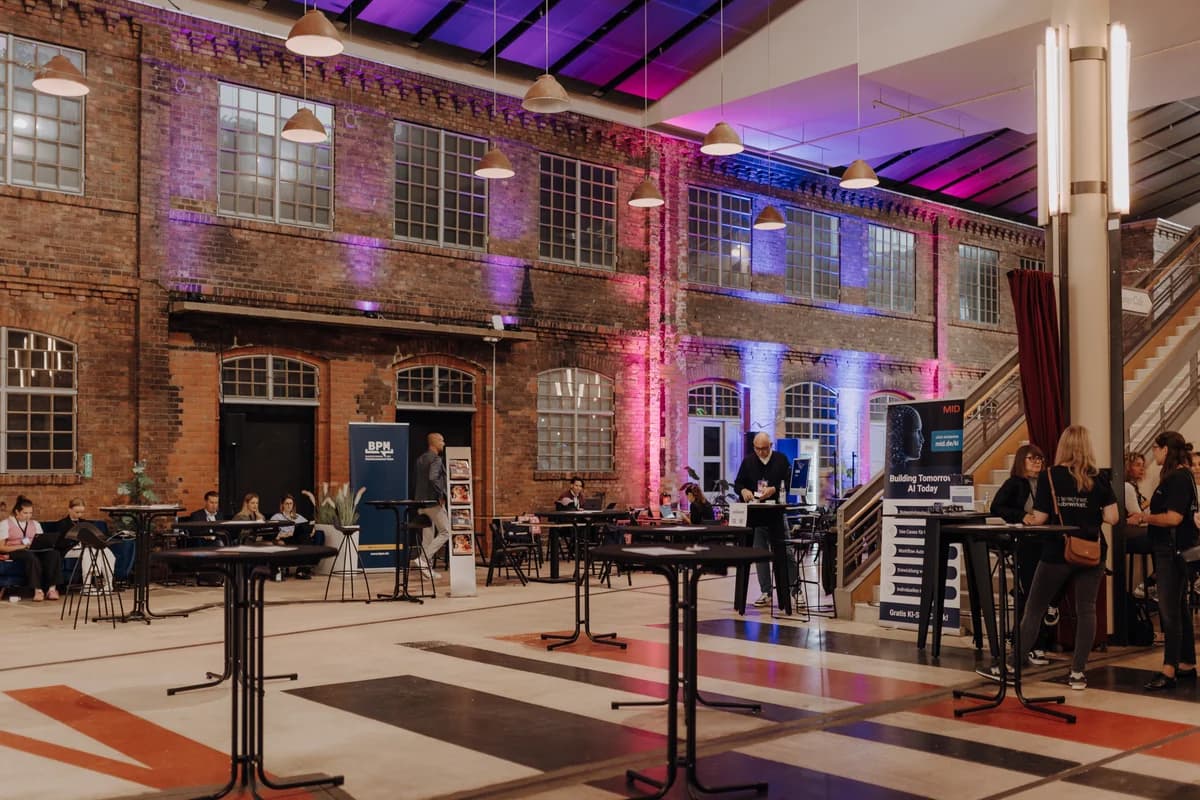 Falktron Team auf der KI-X 2025